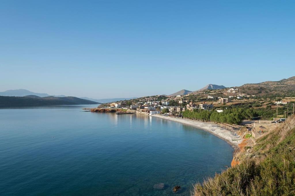 Cozy Apartment In The Heart Of Plaka อายิโอสนิโกลาโอส ภายนอก รูปภาพ